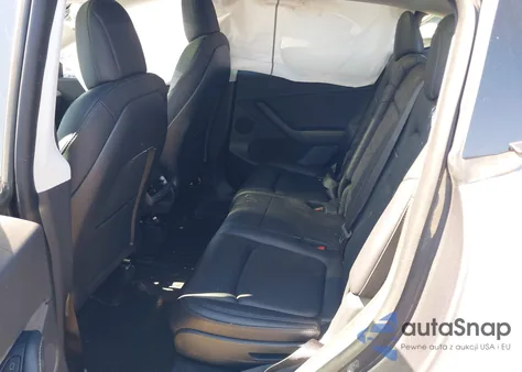 2022 Tesla Model Y Long Range Dual Motor All-Wheel Drive z USA, uszkodzony, nr VIN 7SAYGAEE4NF364264